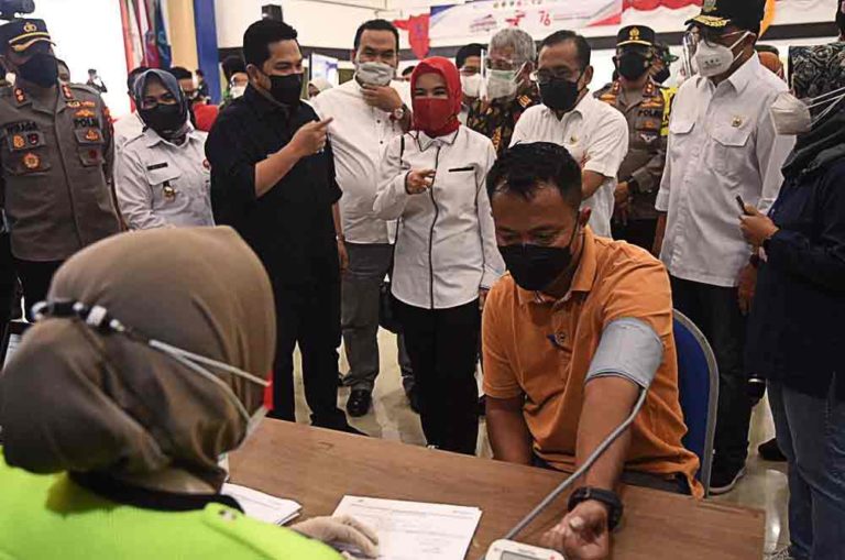Percepat Herd Immunity, 3 Menteri Tinjau Vaksinasi Covid-19 Warga Cepu di PEM Akamigas