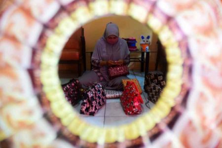Menuai Berkah dari Limbah Bungkus Kopi
