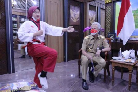 Atlet Taekwondo Belia bikin Ganjar Pranowo Bergidik di Ruang Kerjanya
