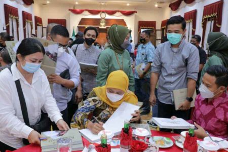 Gubernur Khofifah : Tugas Media Berat, Mencerdaskan Masyarakat dan Luruskan Hoaks