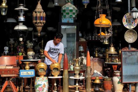 Bisnis Barang Antik, Makin Lawas Makin Asyik