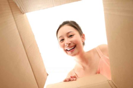 Bantu Ibu Belanja Kebutuhan Dapur Secara Online, Mengapa Tidak? Puncak keseruan belanja online adalah saat order kita datang dengan selamat (foto : xframe)