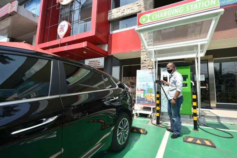 Pertamina Patra Niaga Siapkan Charging Station dan Battery Swapping Station untuk Kendaraan Listrik