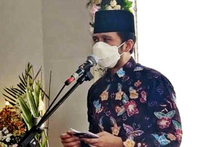 Emil Dardak Ngaku Santri Naturalisasi, Ustadz Abdul Somad Evaluasi Semester