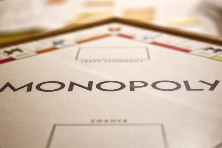 Permainan Monopoli dan Ejekan untuk Tuan Tanah Rakus