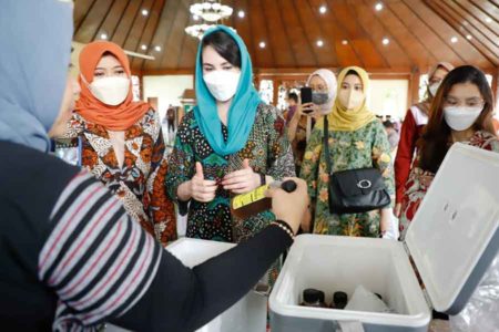 Lantik Pengurus Dekranasda Pamekasan, Arumi Bachsin Imbau Pentingnya Pengelolaan SDA dan SDM