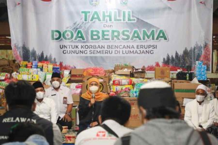 Gelar Tahlil Bersama, Gubernur Khofifah Ajak Pengungsi tidak Panik