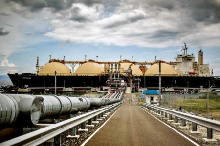 Perkuat Sinergi, Pertamina Patra Niaga Siap Layani Kebutuhan Bunker Fuel untuk PT Donggi-Senoro LNG