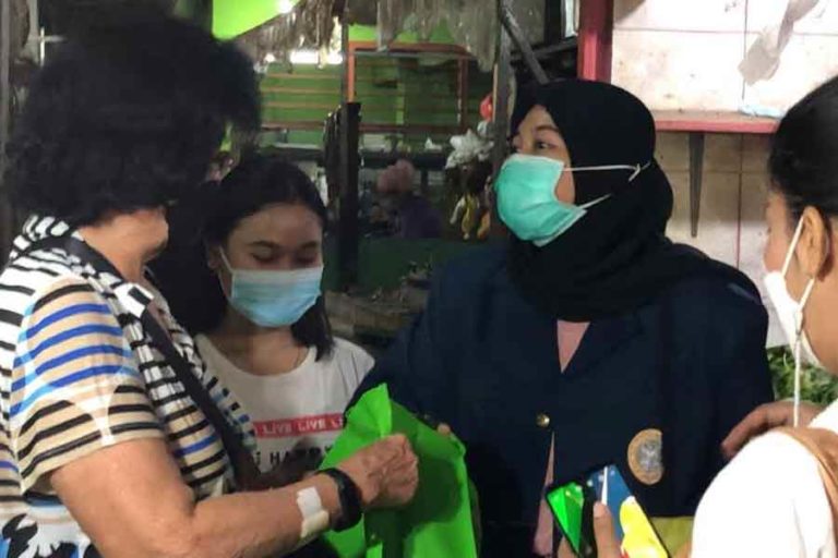 Pakar Lingkungan Hidup Unair Kawal Studi Pasar di Surabaya Bebas Kantong Plastik