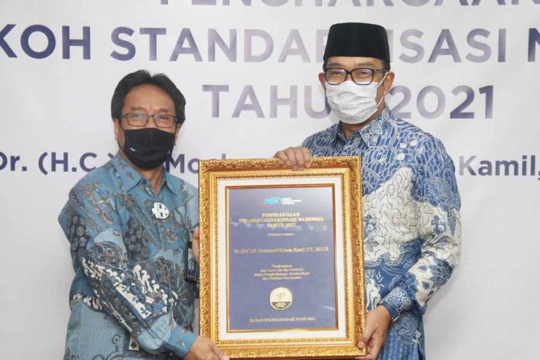 Raih Penghargaan BSN, Ridwan Kamil Makin Terdorong Jadikan Produk Jabar Unggul dan Berdaya Saing