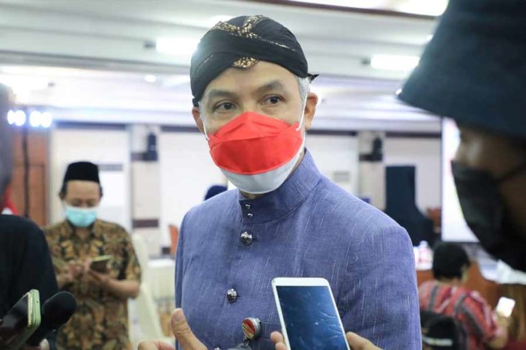 Omicron Terdeteksi di Indonesia, Ganjar Tingkatkan Testing dan Perketat Pintu Masuk Jateng