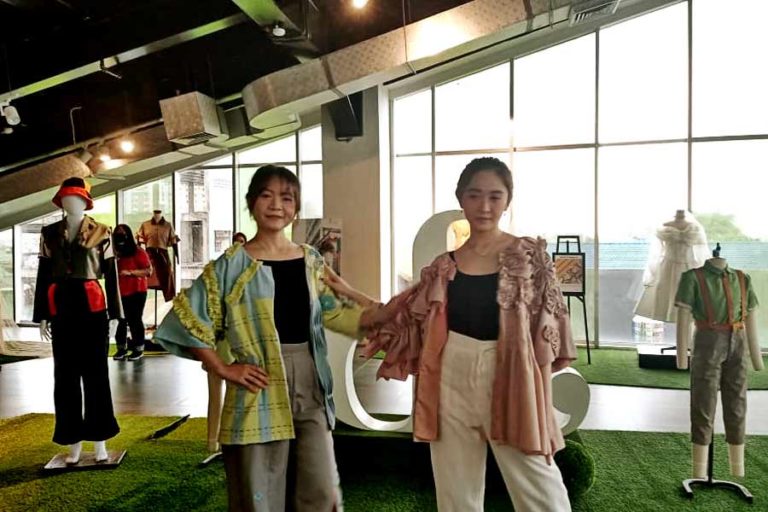 DFT UK Petra Surabaya, Gelar Pameran Fashion Bertema Zerowaste