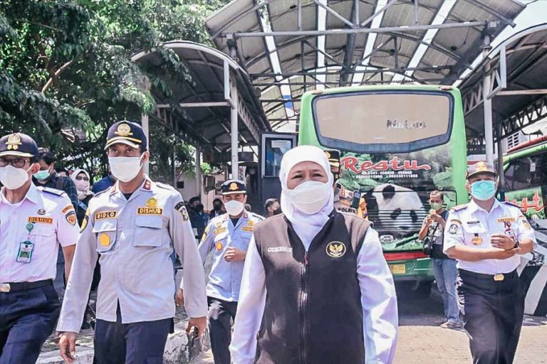 Gubernur Khofifah Apresiasi Langkah Presisi Polri untuk Tes Urine Sopir dan Kondektur Bus