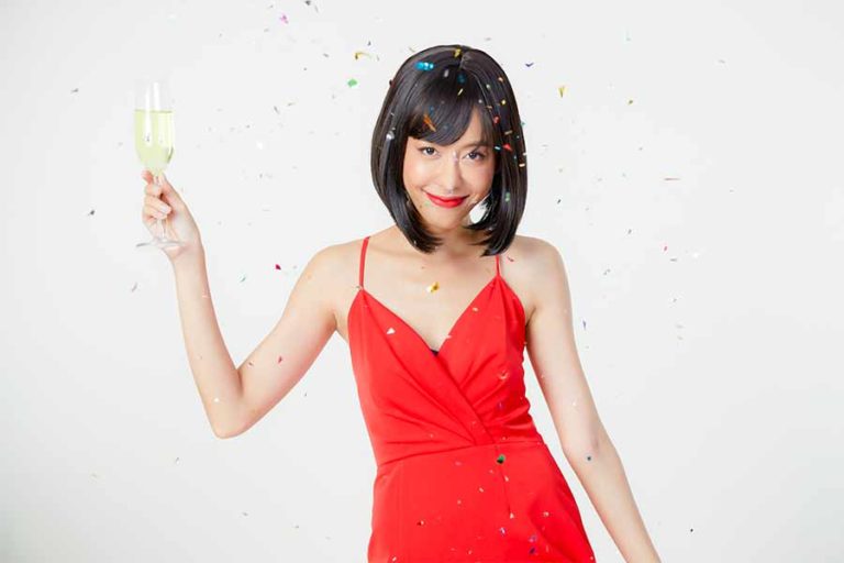 Tampil Cantik dengan Model Dress Mini Saat Natal