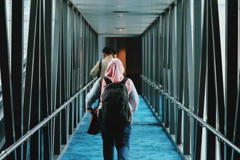 Omicron Sudah Terdeteksi di Malaysia, IDI: Tenang, Jangan Panik