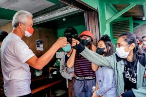 Pelajar Luar Jawa yang Jauh dari Keluarga itu Rayakan Natal bareng Ganjar