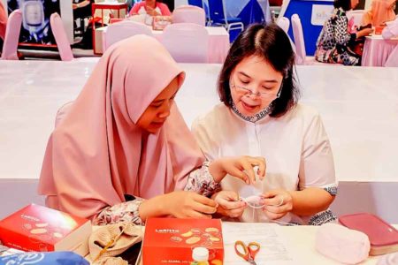 Le Tricoteur, Ada Cinta di Setiap Rajutannya