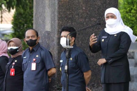 Gubernur Khofifah Ingatkan ASN Jatim Tidak Ada Cuti dan Perjalanan Luar Kota