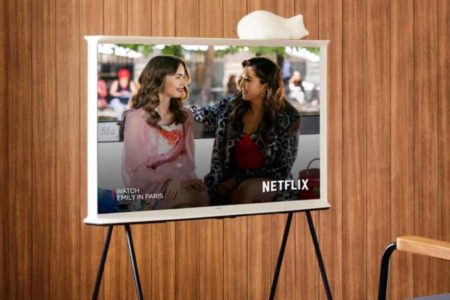 Bersama Netflix, Samsung Hadirkan Gaya Ikonik Emily in Paris Season Dua