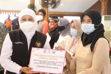 Zakat Produktif Hadirkan Senyum Bahagia Pedagang Kaki Lima di Probolinggo