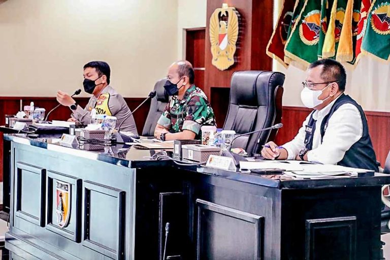 Antisipasi Virus Omnicron, Pemprov Bersama Forkopimda Jatim Siapkan Format Kedatangan PMI