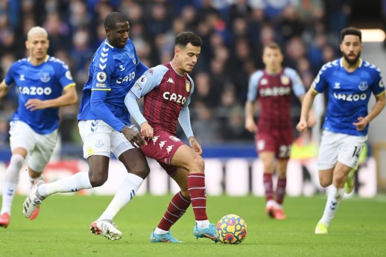 Half Time Everton vs Aston Villa, Buendia Membawa Villa Unggul 0-1 Di Babak Pertama