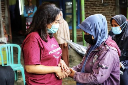 Beri Bantuan Korban Longsor, Tia Hendi Tekankan Pentingnya Mitigasi Bencana