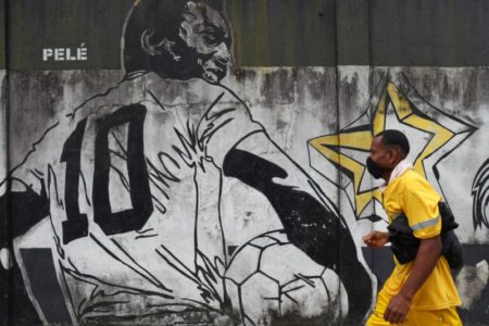 Pele Dikabarkan Sangat Kuat Menjalani Pemulihan Tumor yang Ia Derita
