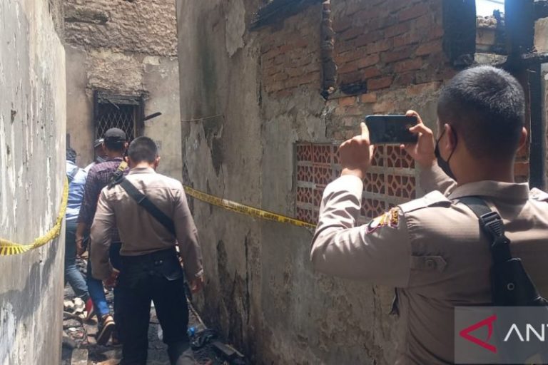 25 Warga Tebet Terdampak Kebakaran, Dinsos Dirikan Tenda Darurat