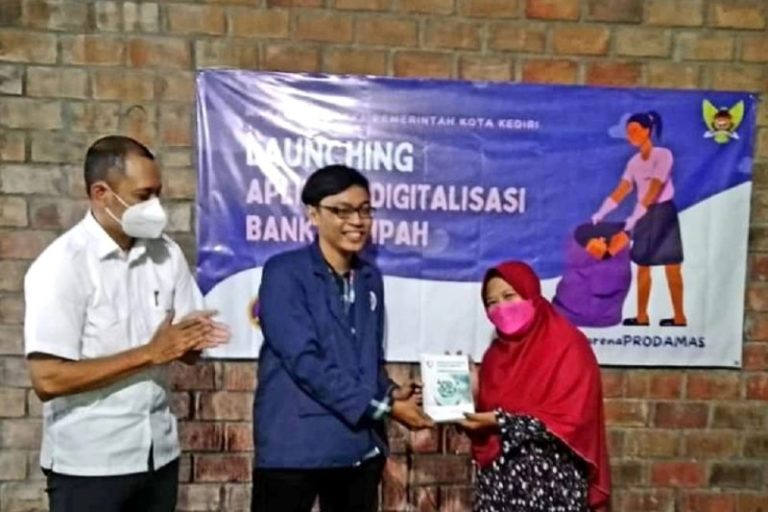 Mahasiswa Magang Merdeka di Kota Kediri Ciptakan Aplikasi Bank Sampah