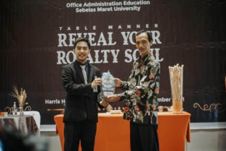 Sabitul Azmi Juara 1 Lomba Wicara Publik, Ajak Mahasiswa Tampil Itu Asik