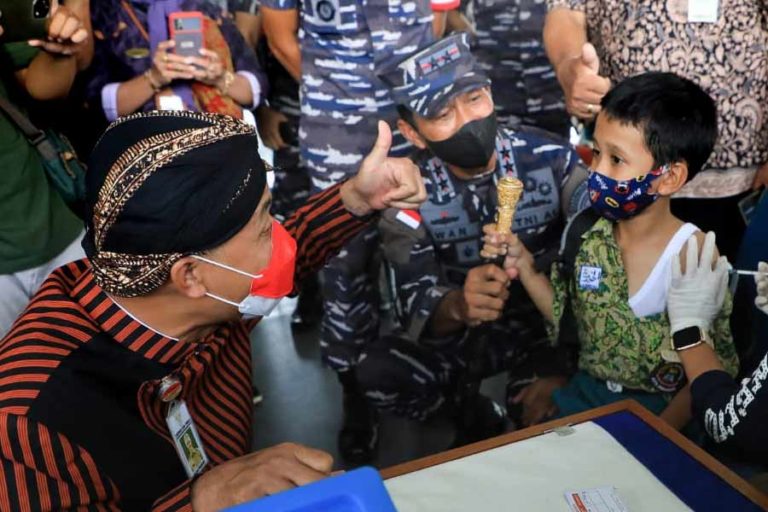 Anak-anak itu Melawan Covid-19 dari Atas Kapal Perang