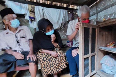 Rumah Dibangun Gubernur Jateng, Sodimun dan Rodinah Minta Al-Quran