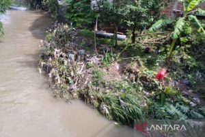 Terimbas Luapan Kali Jenes, Ratusan Warga Laweyan Solo Terpaksa Ngungsi karena Banjir