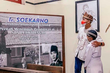 Kisah Kusno di Napak Tilas Sekolah Soekarno