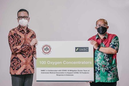 Atasi Dampak Covid-19, SMBC Donasikan 100 Unit Oxygen Concentrator