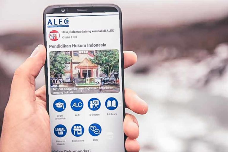 Dukung Recht Fictie, Fakultas Hukum Unair Luncurkan Web dan Aplikasi Edukasi Hukum