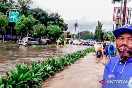 Wagub DKI : Tanah Rendah Sebabkan Banjir tak Surut dalam Enam Jam