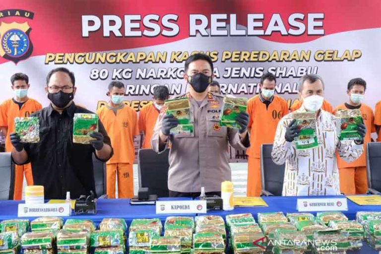 Polda Riau Tangkap 11 Penyelundup 80 Kg Sabu-sabu dari Malaysia