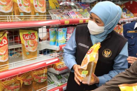 Gubernur Khofifah Minta Pemda dan APRINDO Jaga Rantai Pasok Aman