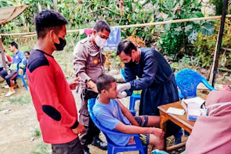 Vaksinasi Covid-19 di Polewali Mandar Sasar Pekerja Kebun