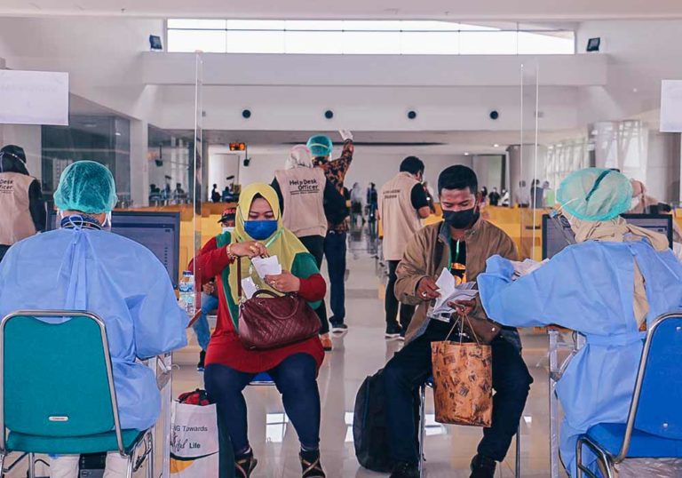 Lebih Cepat dari Rencana, 129 PMI dari Malaysia tiba di Jawa Timur