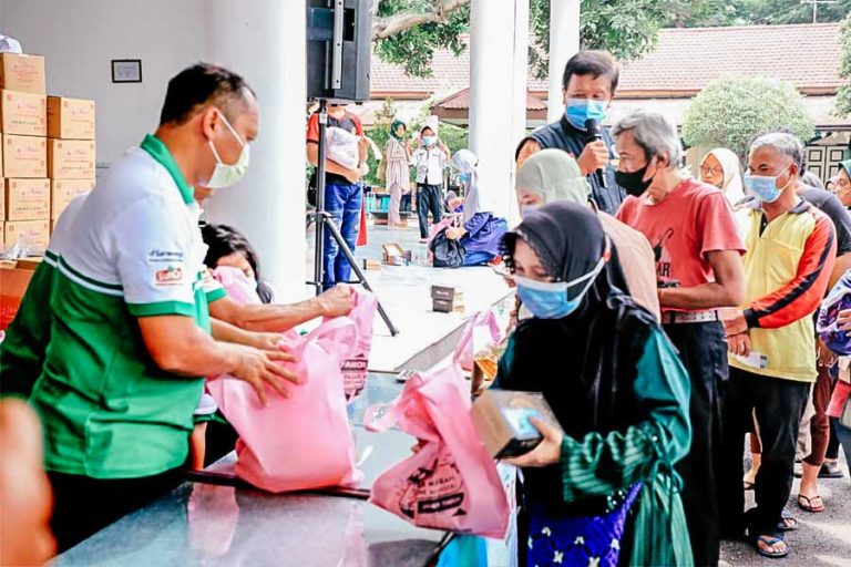Jelang Pemberlakuan HET Minyak Goreng, Gubernur Khofifah Minta Rantai Pasok Distribusi Terjaga