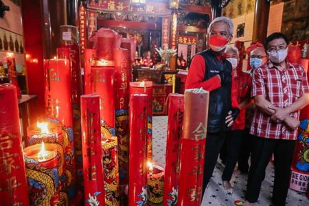 Pastikan Imlek Berjalan Baik, Ganjar Cek Persiapan Kelenteng Tertua di Indonesia