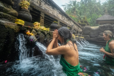 Tak Hanya Ke Bali, Kini Turis Asing Bisa Kunjungi Wisata Lain Di Indonesia Lewat Dua Pintu