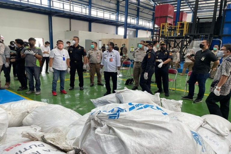 Dokumen Impor Tidak Lengkap, 700 Kilogram Kacang Ecis dan Biji Gandum Dimusnahkan