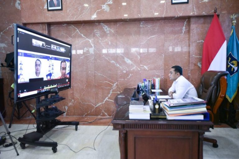 Di Depan Bupati dan Wali Kota Se-Indonesia, Eri Cahyadi Sampaikan Pentingnya Pengelolaan Sampah