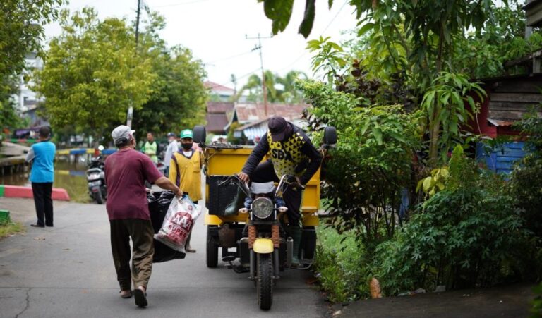 Warga Pontianak Produksi 400 Ton Sehari, Ini Cara Jitu Walikota Kelola Sampah