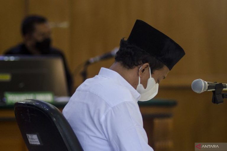 Kasasi Ditolak, Herry Wirawan Pemerkosa 13 Santriwati Tetap Dihukum Mati