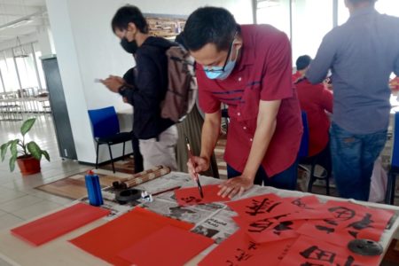 Luminous, Wujud Imlek 2022 ala FHIK UK Petra Surabaya